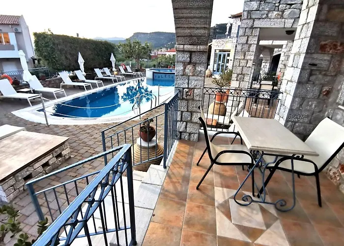 Aparthotel Taletos Stoúpa